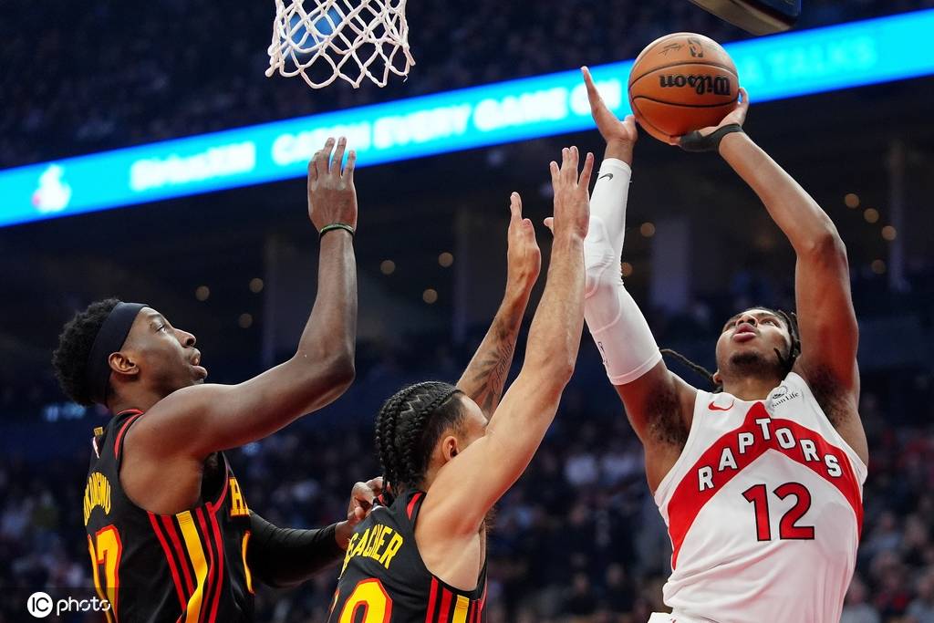 英格拉姆19+9巴恩斯18+10 猛龙胜老鹰